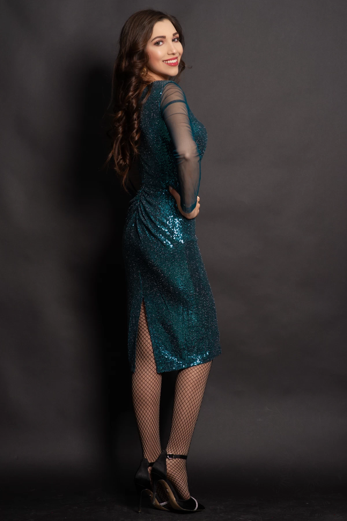 Rochie eleganta de ocazie Celeste cu paiete verzi si maneci din tulle
