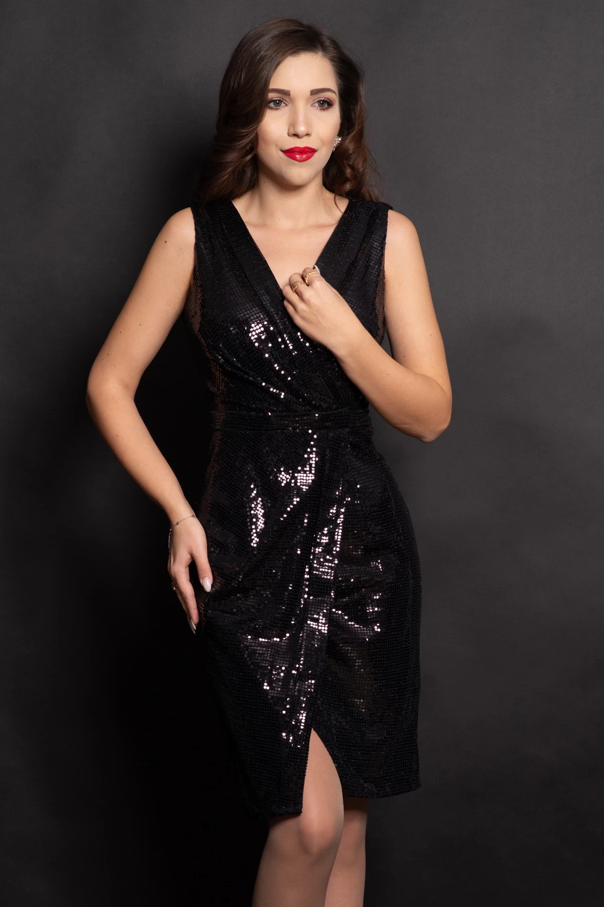 Rochie eleganta petrecuta Luiza neagra cu paiete si glitter