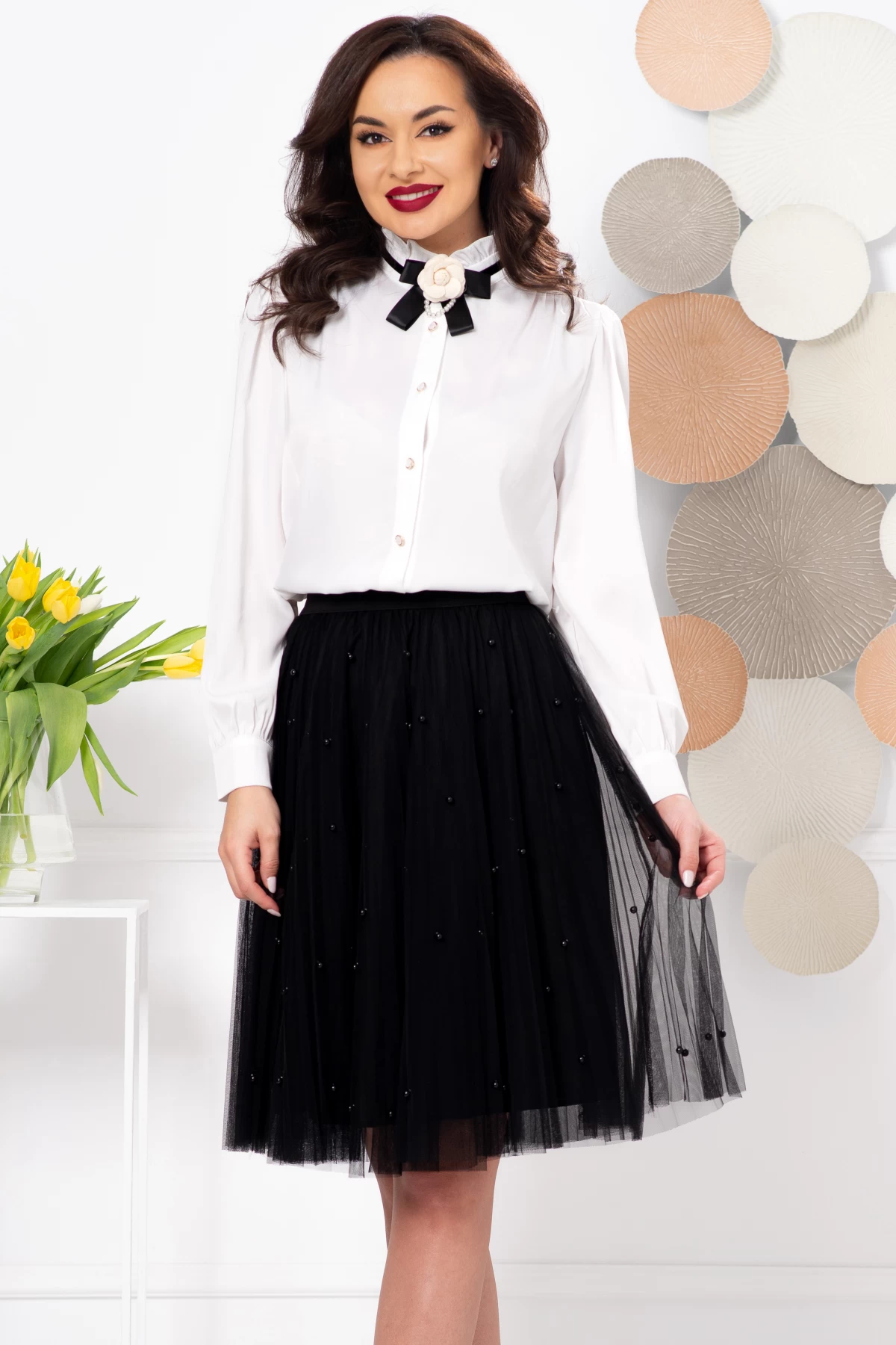 Fusta scurta din tulle negru cu perle