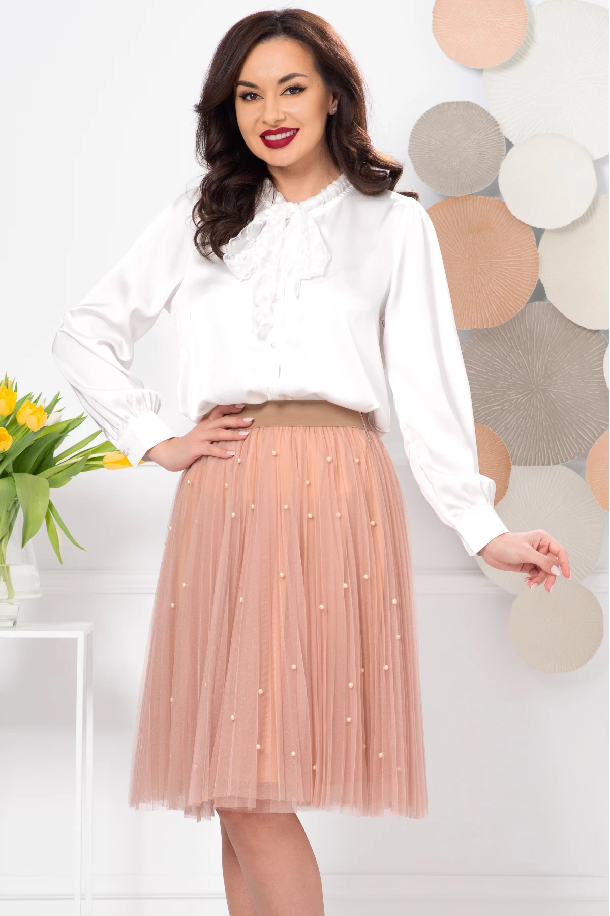 Bluza dama eleganta ecru cu guler tip esarfa din dantela