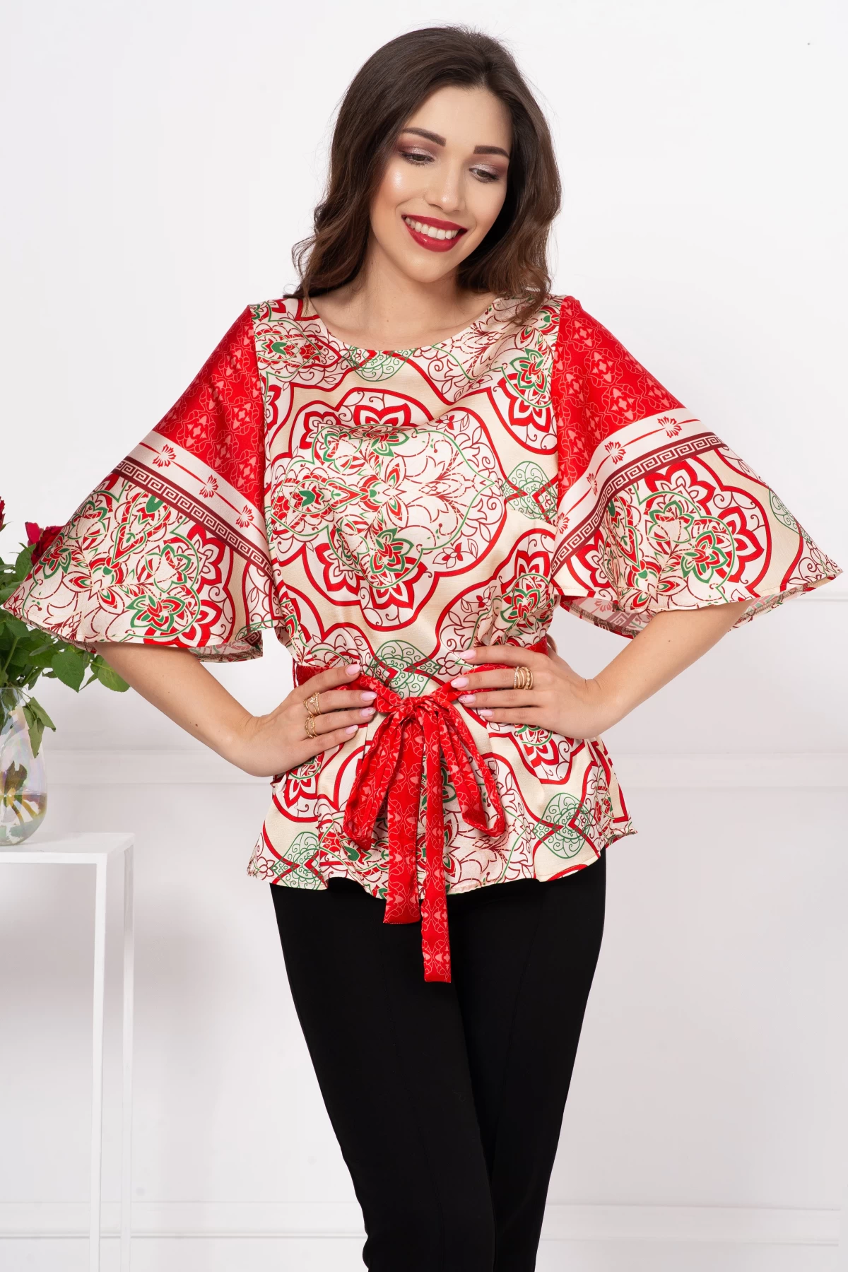 Bluza dama rosie evazata cu imprimeu floral