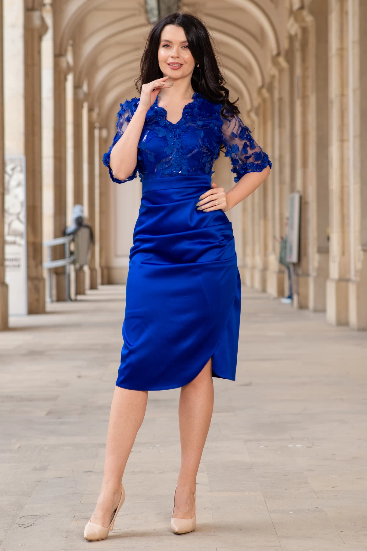 Rochie de ocazie conica albastra Catlyn cu bust din flori brodate