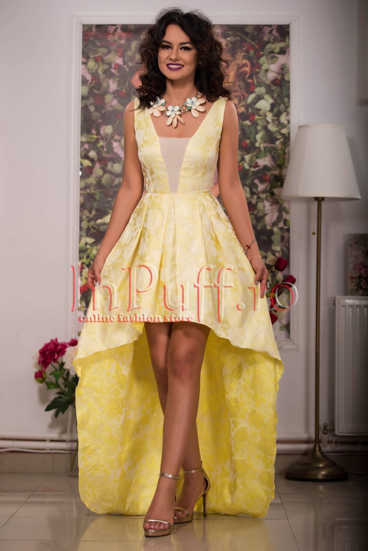 Rochie eleganta de seara cu trena din jacard galben